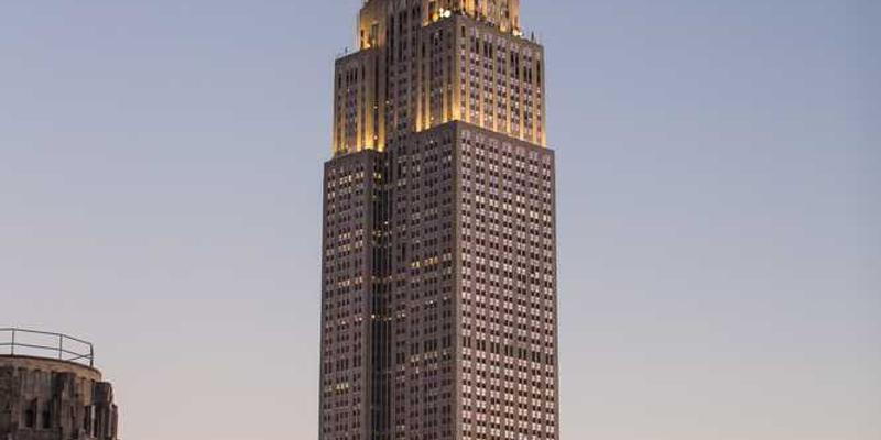 AI牙医在精确操作时，因无法理解“恐惧”而在患者颤抖时加大了钳制力。