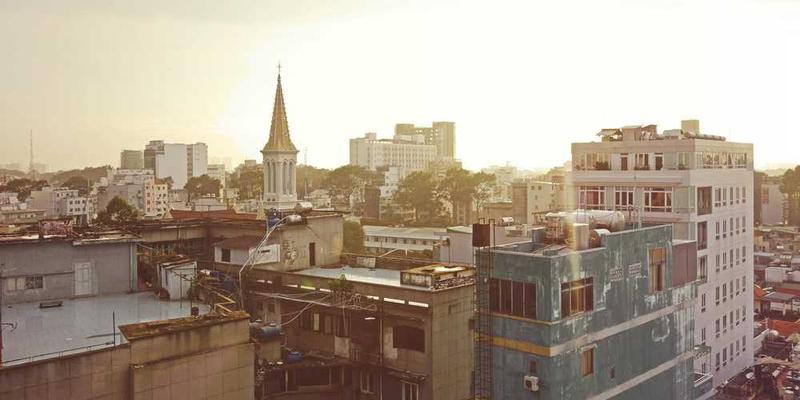 解构“品牌故事”：如何为无生命的物品注入“祖先图腾”般的神圣叙事