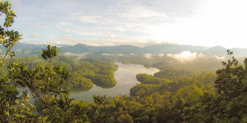 设计一套仪式，用于正式告别一件穿旧了、但充满回忆的T恤