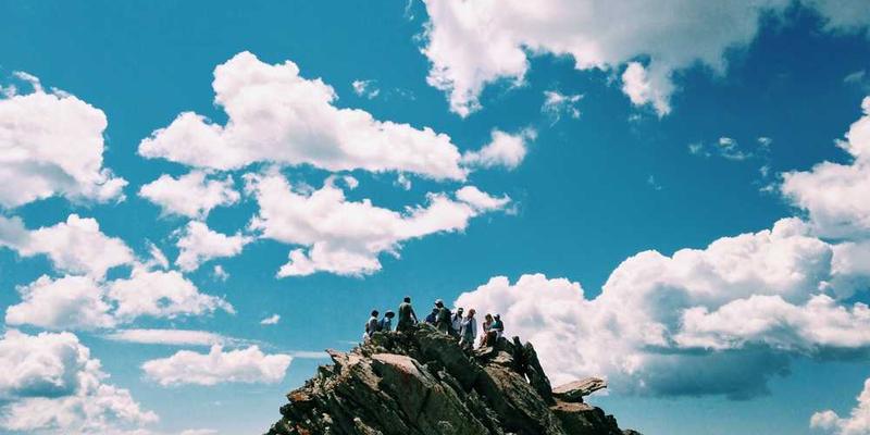 记录一首诗在过度解读后,发生的“意义器官溶解”