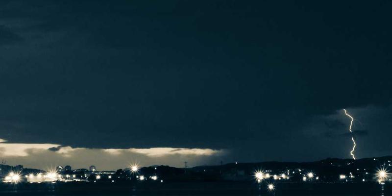 观察微信群聊中,“复制粘贴”式祝福引发的语言意识短暂瘫痪