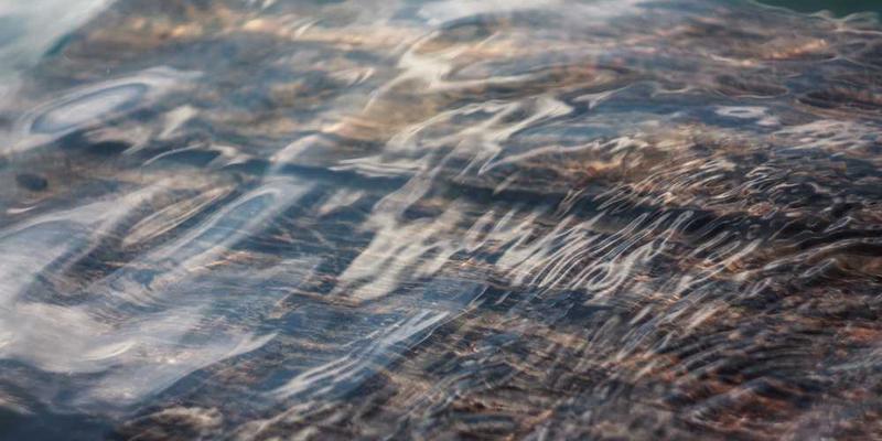 拆解一次打哈欠:从触发、口腔张开的宇宙感,到尾声的虚空疲惫