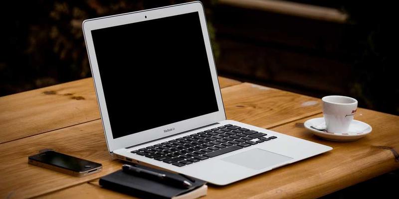 将巴赫的乐谱输入AI，让它预测音乐的未来，它输出了一段像城市噪音的宁静旋律。