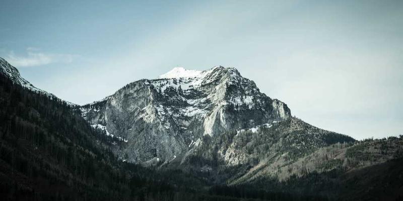 如果AI开始理解“尴尬”并学会假装没看见,人机关系将滑向何方